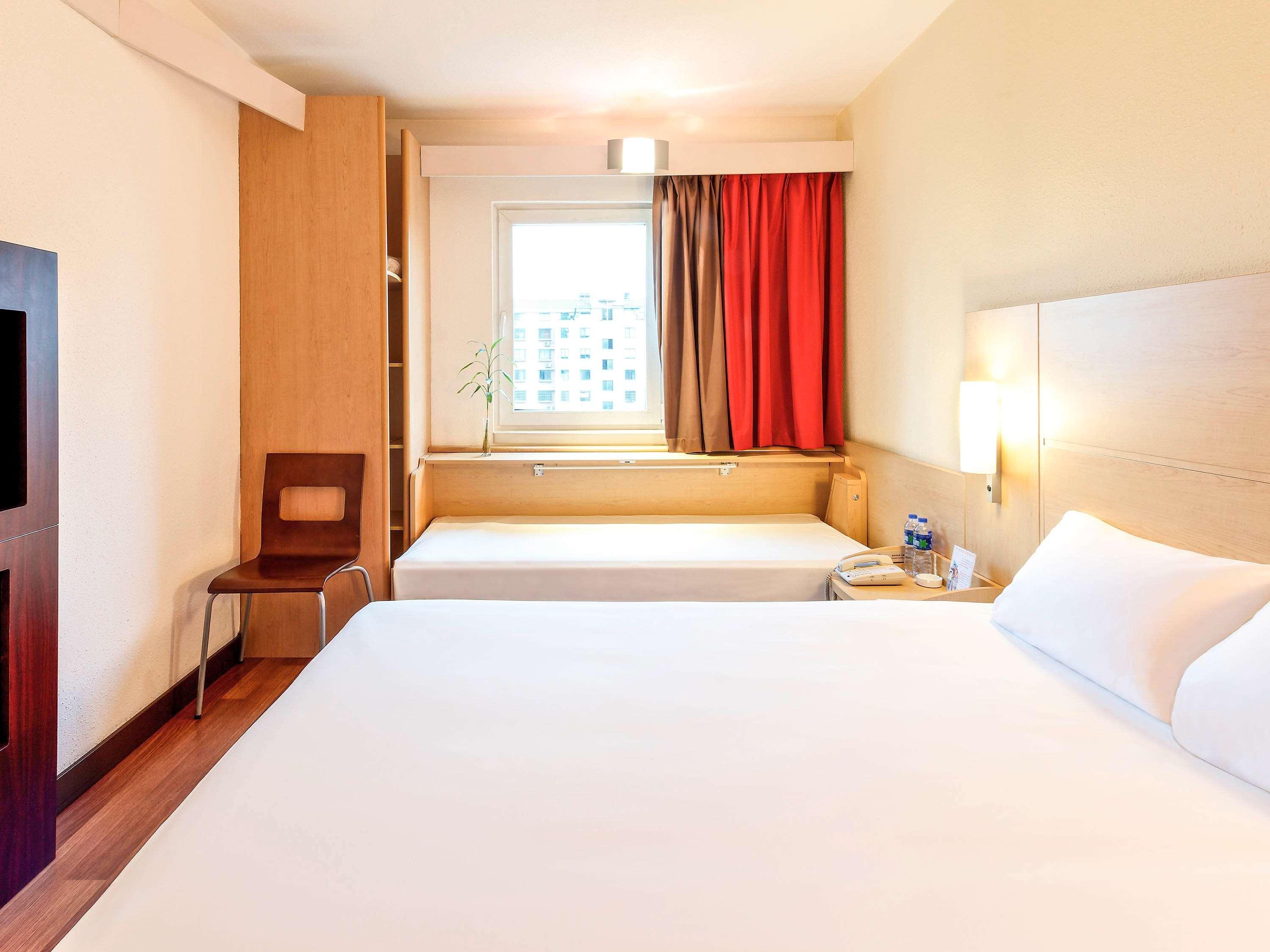 Ibis Wuxi Hi Tech Hotell Exteriör bild