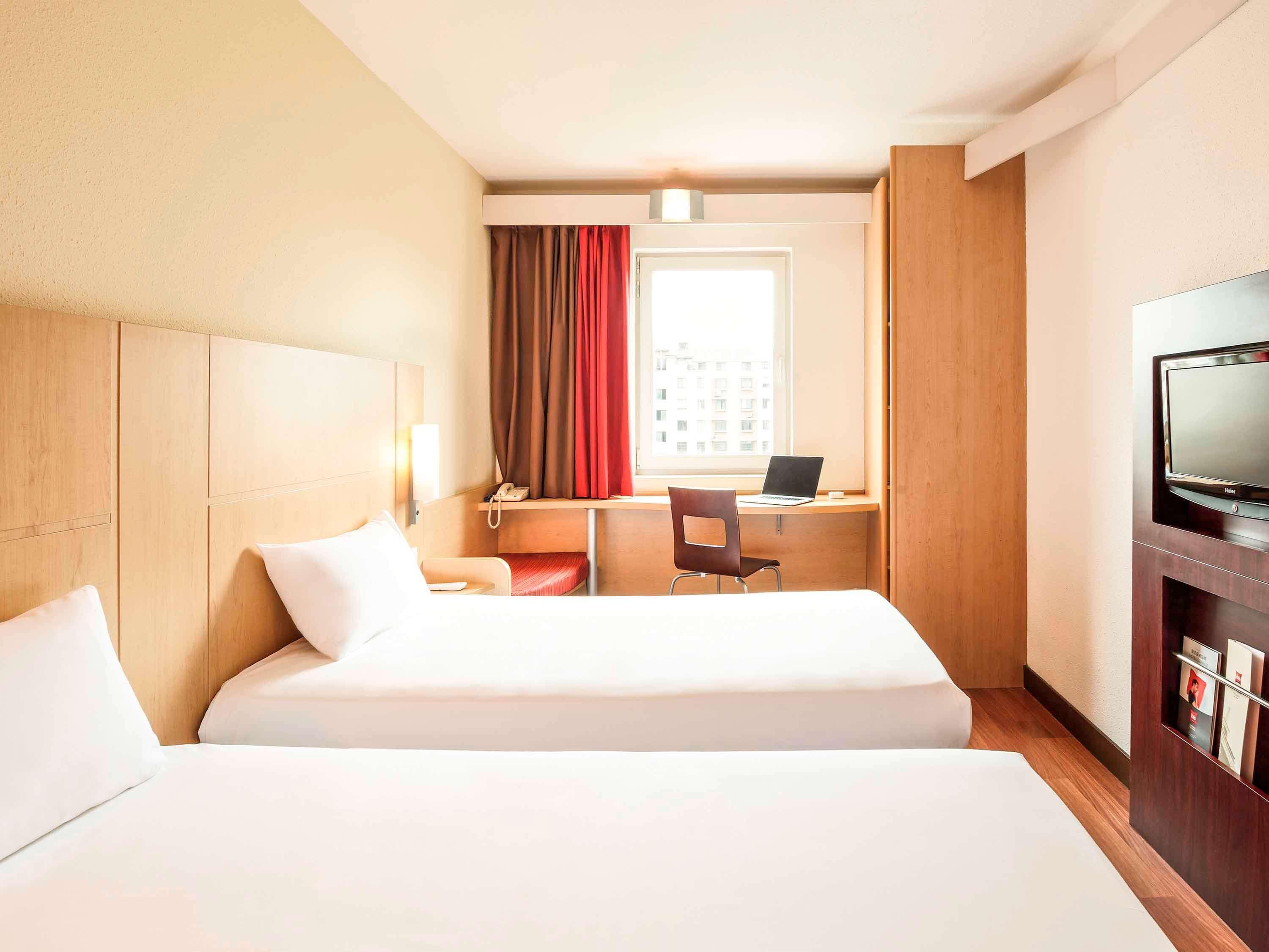 Ibis Wuxi Hi Tech Hotell Exteriör bild