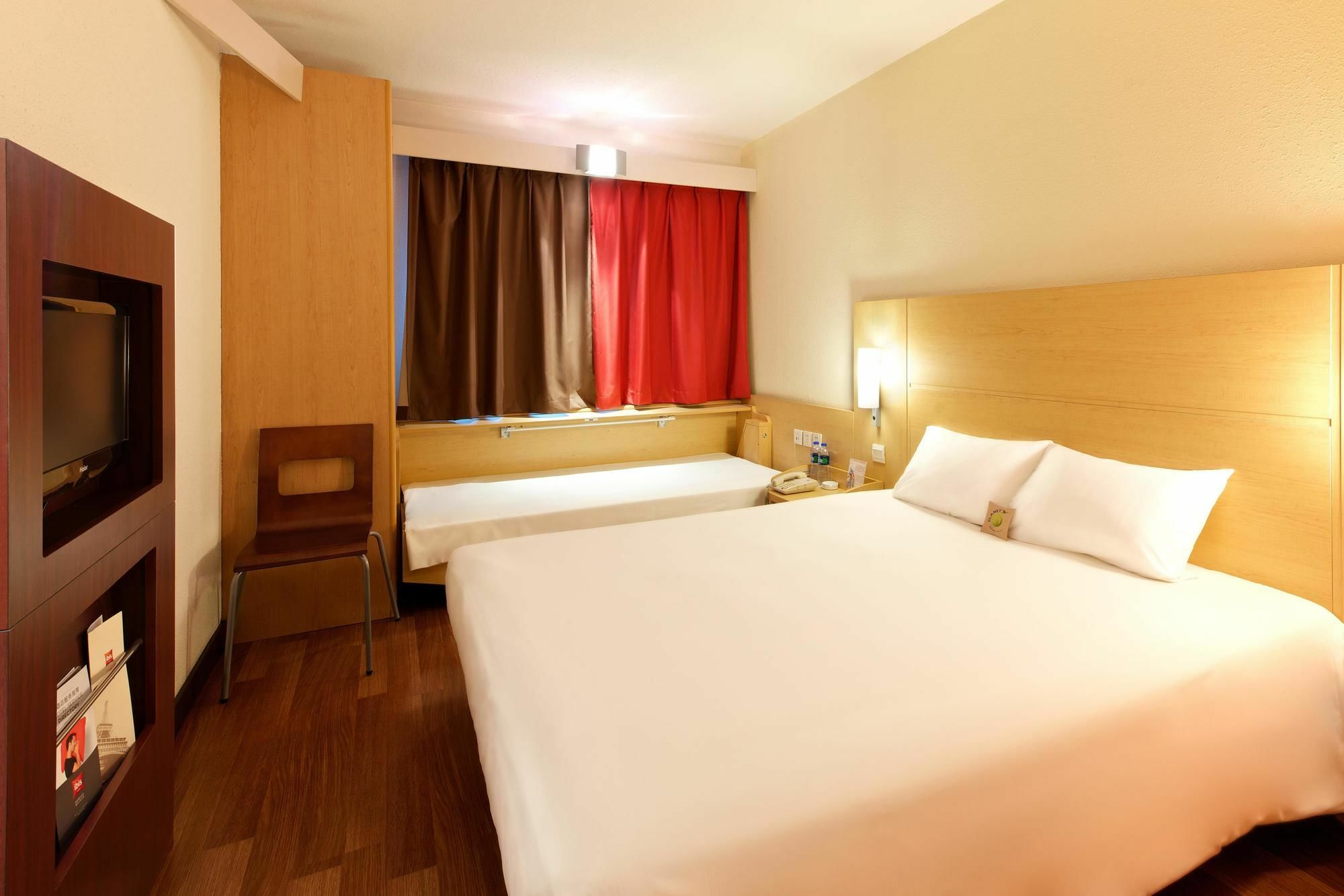 Ibis Wuxi Hi Tech Hotell Exteriör bild